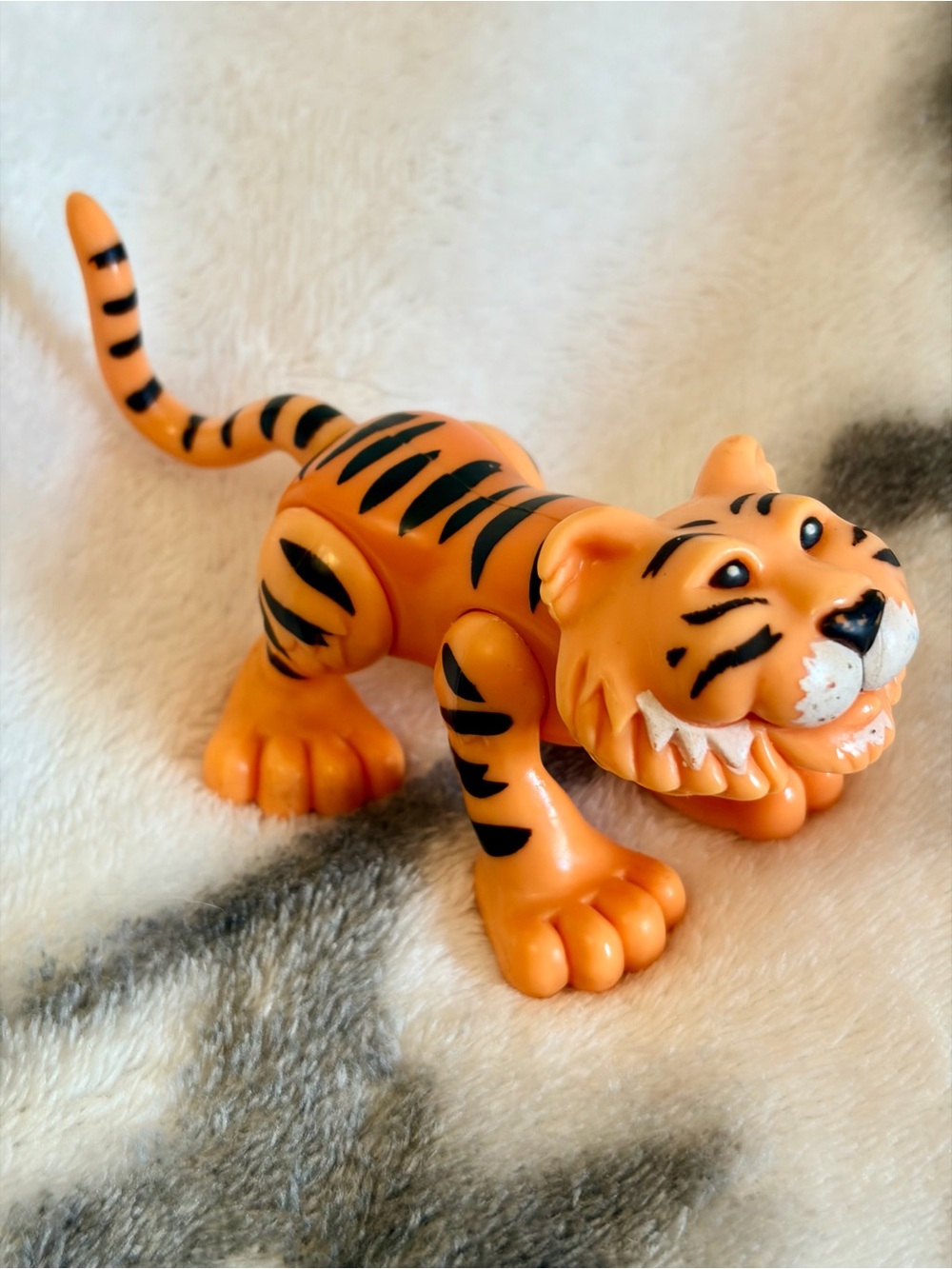 1995 FISHER-PRICE Animal Families Mother Tiger (FPT6409) 3.5” Figurine